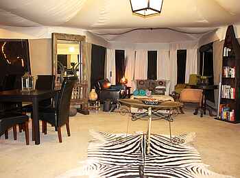 Taranga Safari Lodge: Gemütlicher Loungebereich