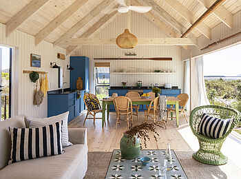 Coot Club: Starboard Boathouse Wohnbereich und Kitchenette