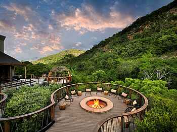 Eagles Crag Lodge: Die Feuerstelle für den Abend Eagles Crag Lodge: Die Feuerstelle für den Abend