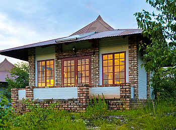 Etosha Safari Lodge: Chalet mit Innenbeleuchtung Etosha Safari Lodge: Chalet mit Innenbeleuchtung
