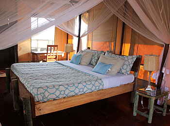 Kasenyi Safari Camp: Doppelbett unter Moskitonetz