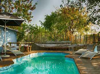 The Old House: Der Pool The Old House: Der Pool