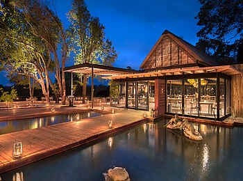 Lion Sands River Lodge: Ansicht Hauptgebäude