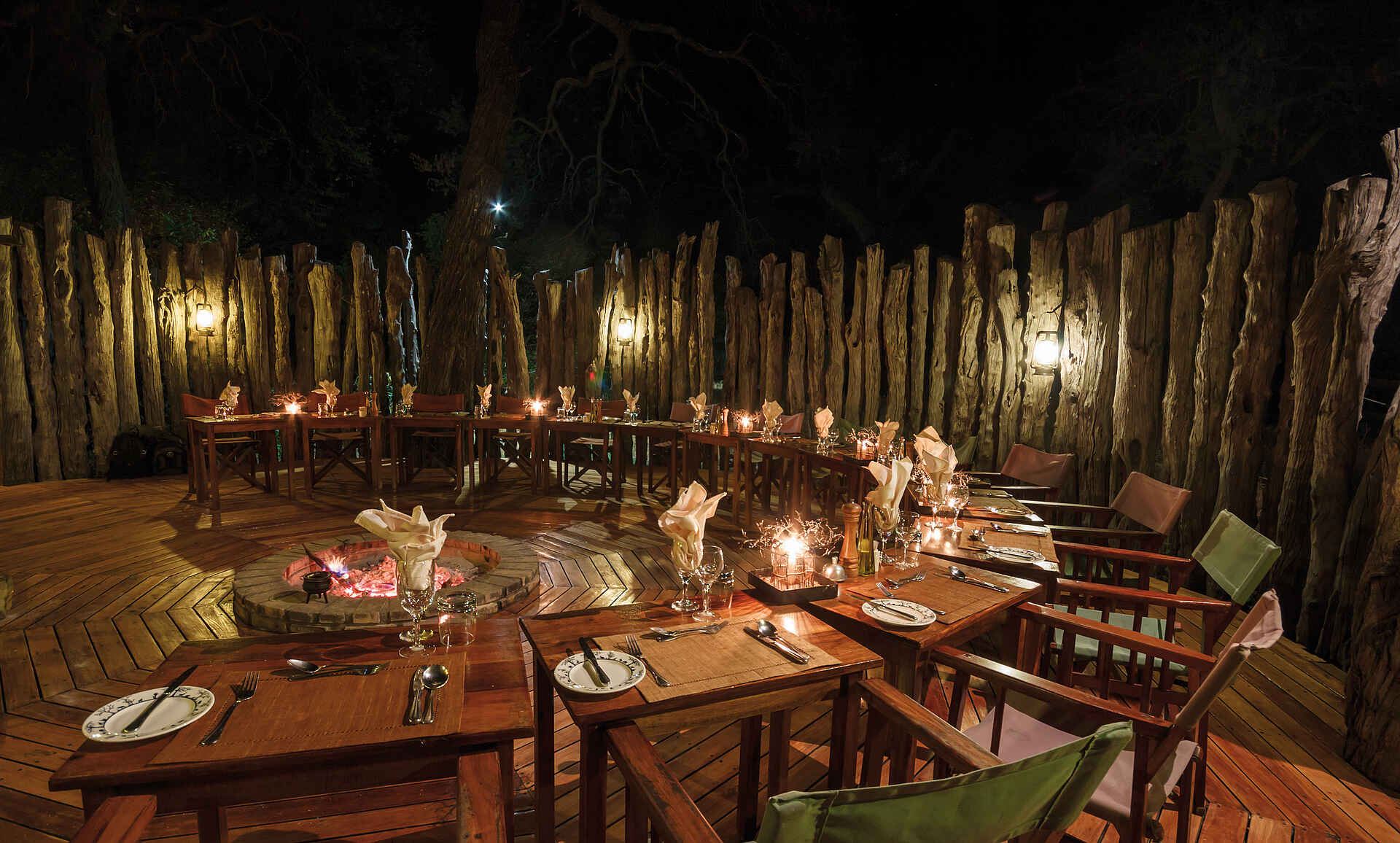 africa, afrika, belmnd savute elephant camp, belmond, belmond savute elephant lodge, belmond/orient express, bilder, botsuana, botswana, buchen, buchung, chobe, chobe national park, chobe-nationalpark, elefant, information, leopard, lÃ¶we, nationalpark, orient express safaris, orient-express safaris, reise, reisen, reiseveranstalter, safari, san, san-volk, savute, savute channel, savute elephant camp, savute elephant lodge, savuti, savuti channel, southern africa, sÃ¼dliches Afrika, urlaub, abendessen, boma, central facilities, dinner, essen, löwe, main area, südliches Afrika, tafel, tisch, zentrale einrichtungen