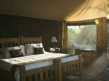 Kigelia Camp: Sonne im Gästezelt Kigelia Camp: Sonne im Gästezelt