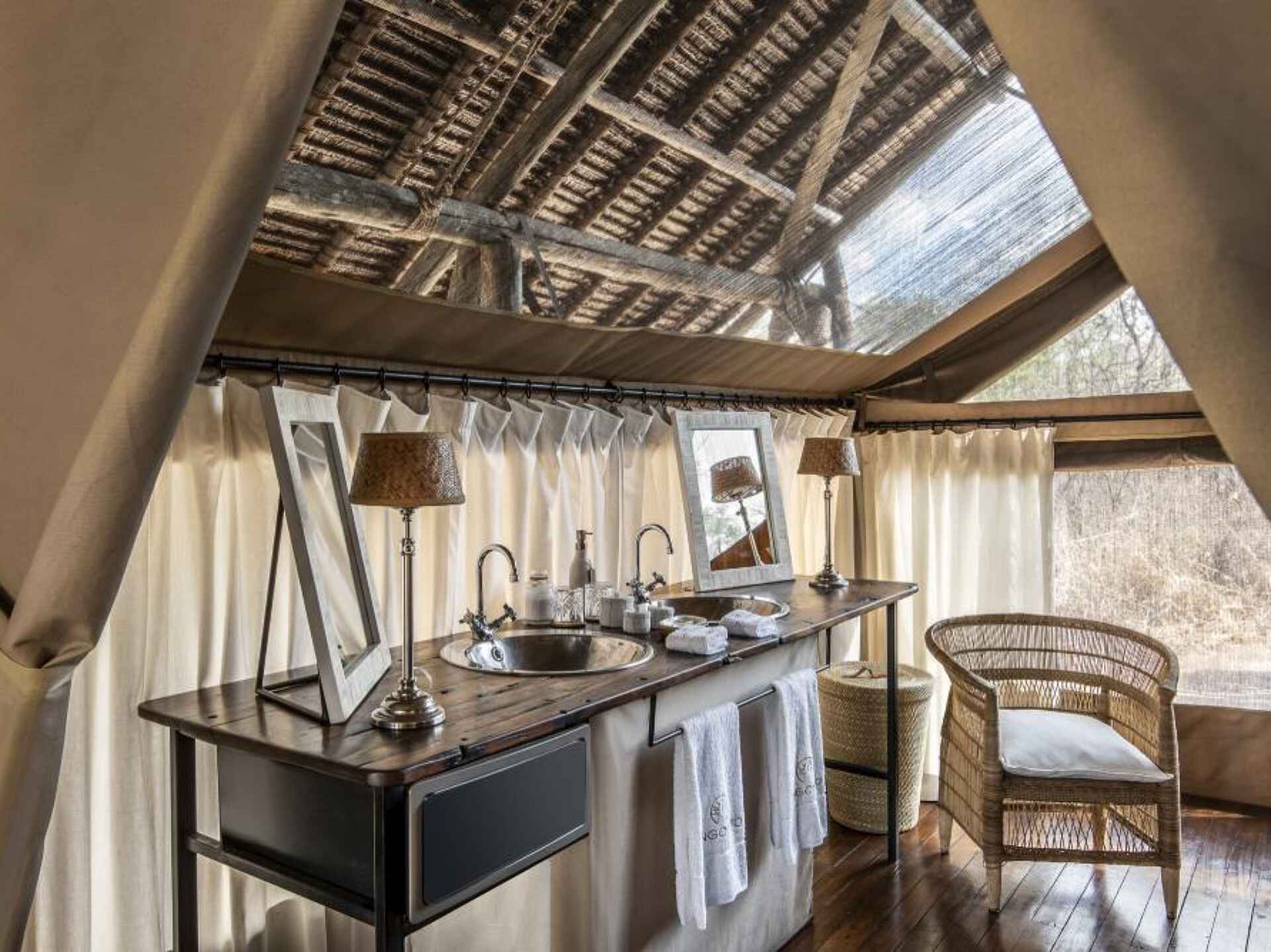 Laba Jongomero Camp: Badezimmer