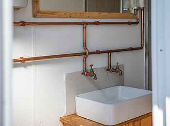 Okavango Spirit: Blick ins Bad Okavango Spirit: Blick ins Bad