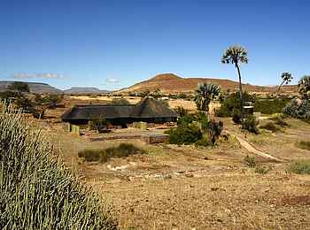 Palmwag Lodge: Familienbungalow