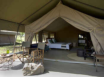 Ronjo Camp: Vor einem Gästezelt