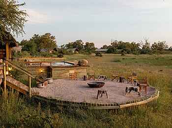 Sable Alley Camp: Boma und Pool Sable Alley Camp: Boma und Pool