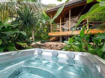 Zuri Zanzibar:Bungalow mit Jacuzzi