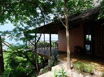 Blue Zebra Island Lodge: Auf der Veranda des Family Cottages