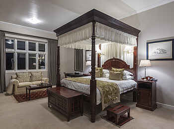 Founders Lodge by Mantis: Himmelbett in der Heritage Suite Founders Lodge by Mantis: Himmelbett in der Heritage Suite