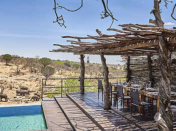 Legendary Mwiba Lodge: Poolside Lunch Legendary Mwiba Lodge: Poolside Lunch