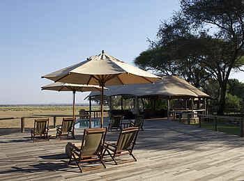 Anabezi Luxury Tented Camp: Sonnenliegen