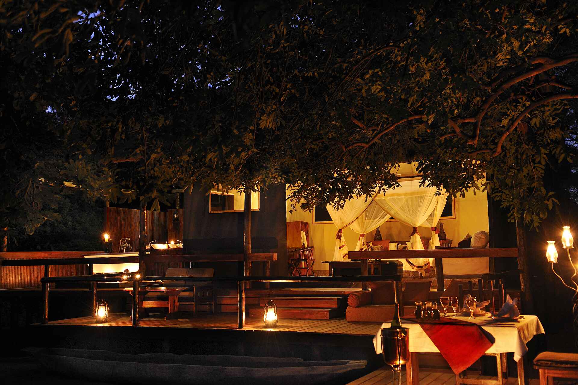 Chiawa Camp, Kanusafari, Lower Zambezi National Park, Sambesi, Sandbank, Walking Safari, Zambezi, Doppelbett, Honeymoonsuite, Moskitonetz, Unteres Sambesi-Tal