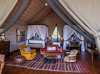 Dukes East: Zeltinneres Dukes East: Zeltinneres