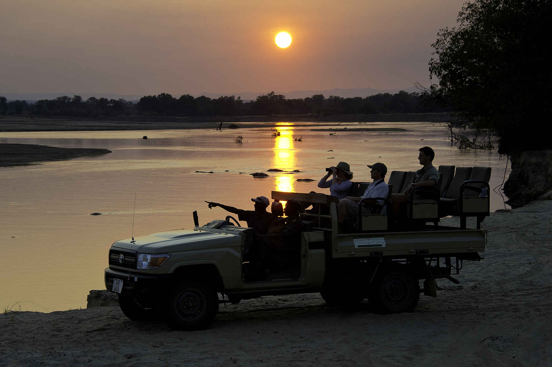 Flatdogs Camp, Luangwa-Tal, South Luangwa National Park, Game Drive, Sonnenuntergang, Sundowner, Sunset, Afrikarma, Afrikarma Safaris, Afrikarma.de