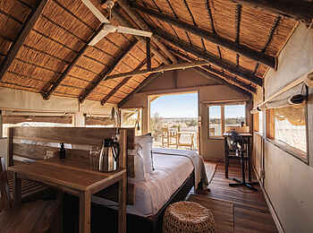 Kulala Desert Lodge: Family Tent Bett