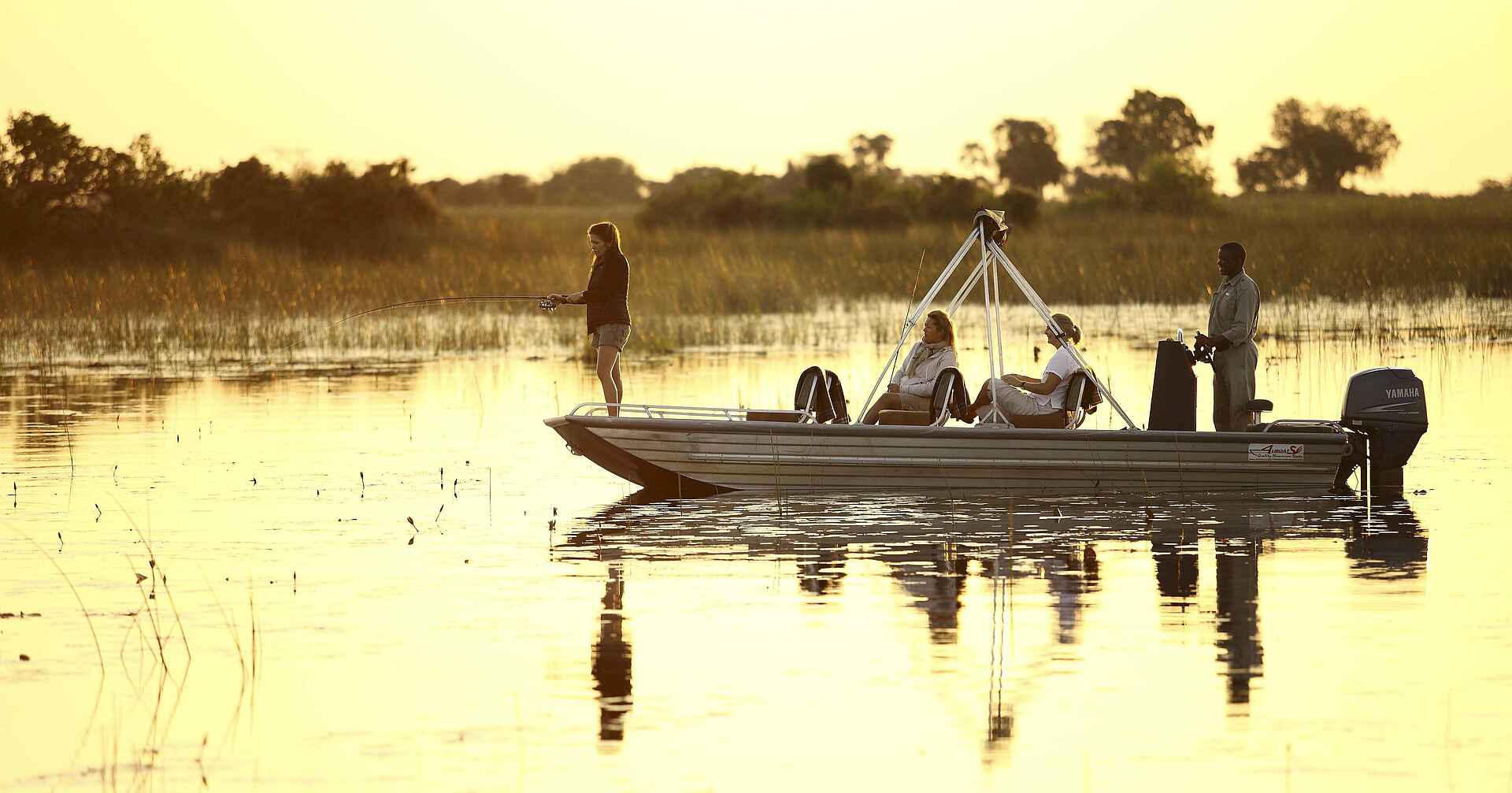 Nxabega Okavango Tented Camp: Mit dem Boot unterwegs