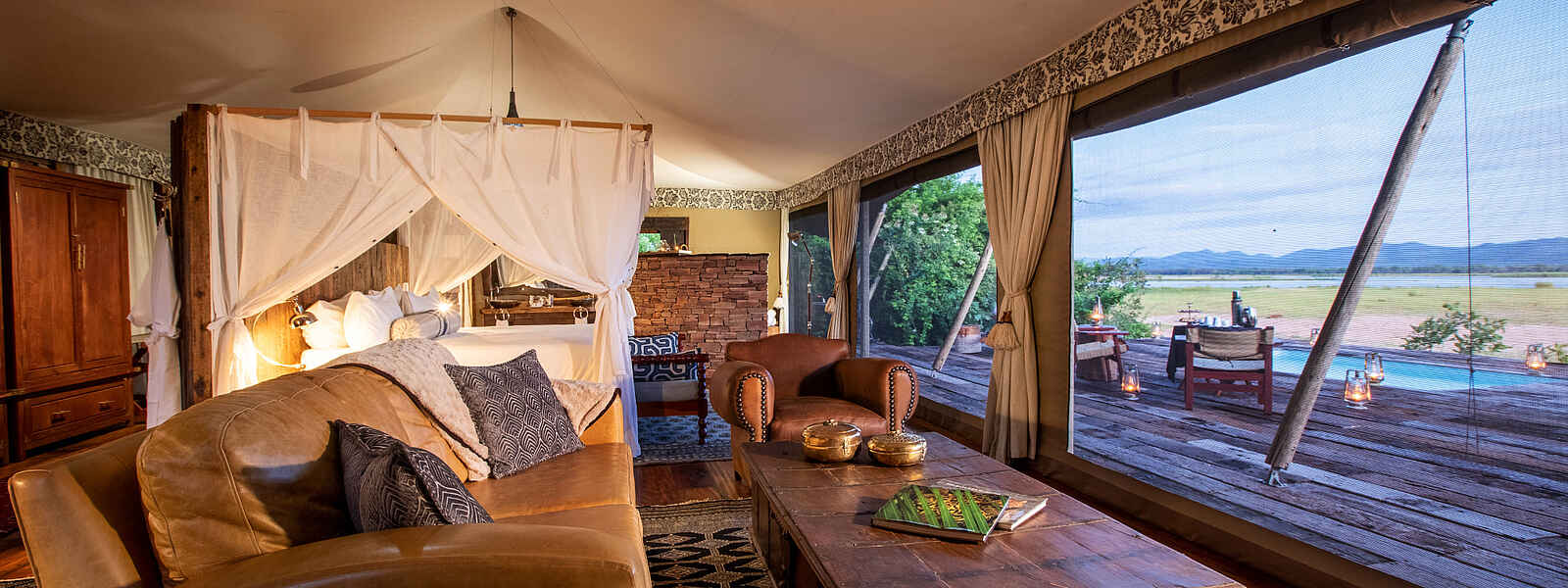 Tembo Plains Camp: eine der Guest Suiten mit Terrassenblick Tembo Plains Camp: eine der Guest Suiten mit Terrassenblick