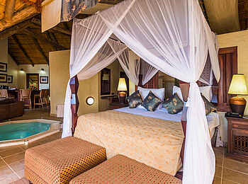 David Livingstone Safari Lodge: Ein frisch hergerichtetes Bett David Livingstone Safari Lodge: Ein frisch hergerichtetes Bett