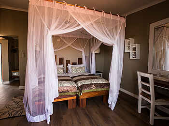 Kalahari Anib Lodge: Zimmer mit Doppelbett