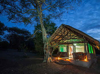 Mvuu Camp: Gästechalet im Abendlicht