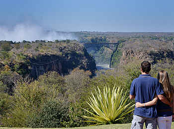 Victoria Falls Hotel: Blick auf die Victoriafälle