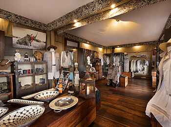 Zarafa Camp: Boutique Zarafa Camp: Boutique