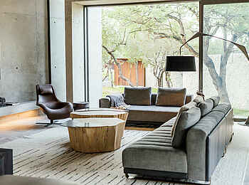 Cheetah Plains Mvula House: Die Lounge Cheetah Plains Mvula House: Die Lounge