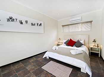 Galton House: Doppelbett