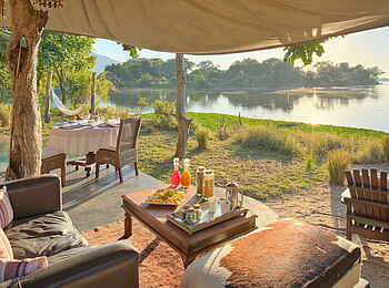 Time + Tide Chongwe Suites: Lounge der Cassia Suite