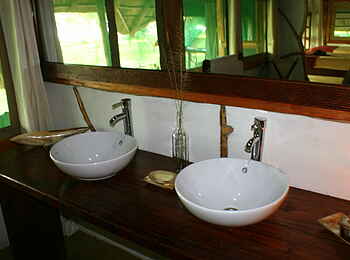 Baker's Lodge: Waschtisch mit Spiegel Baker's Lodge: Waschtisch mit Spiegel