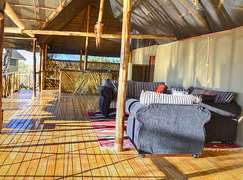 Camp Linyanti: Lounge Camp Linyanti: Lounge