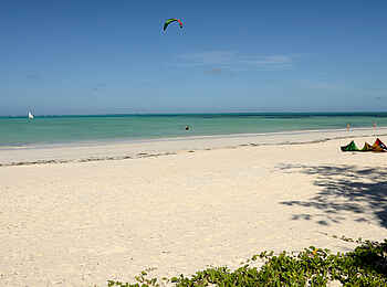 Kisiwa on the Beach: Am Strand