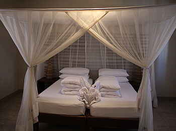 Okaukuejo: Himmelbett