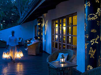 Plantation Lodge: Abend auf der Terrasse Plantation Lodge: Abend auf der Terrasse