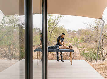 Saseka Tented Camp: Massage in der eigenen Suite Saseka Tented Camp: Massage in der eigenen Suite