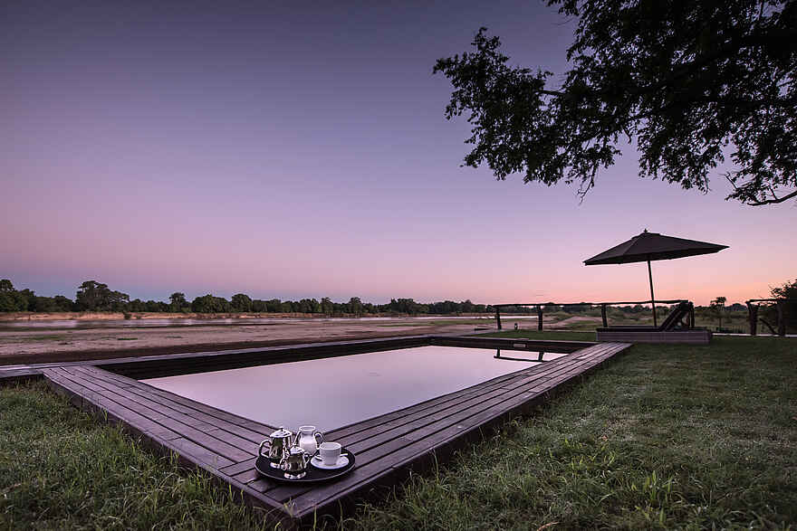 Shawa Luangwa Camp: Poolbereich Shawa Luangwa Camp: Poolbereich