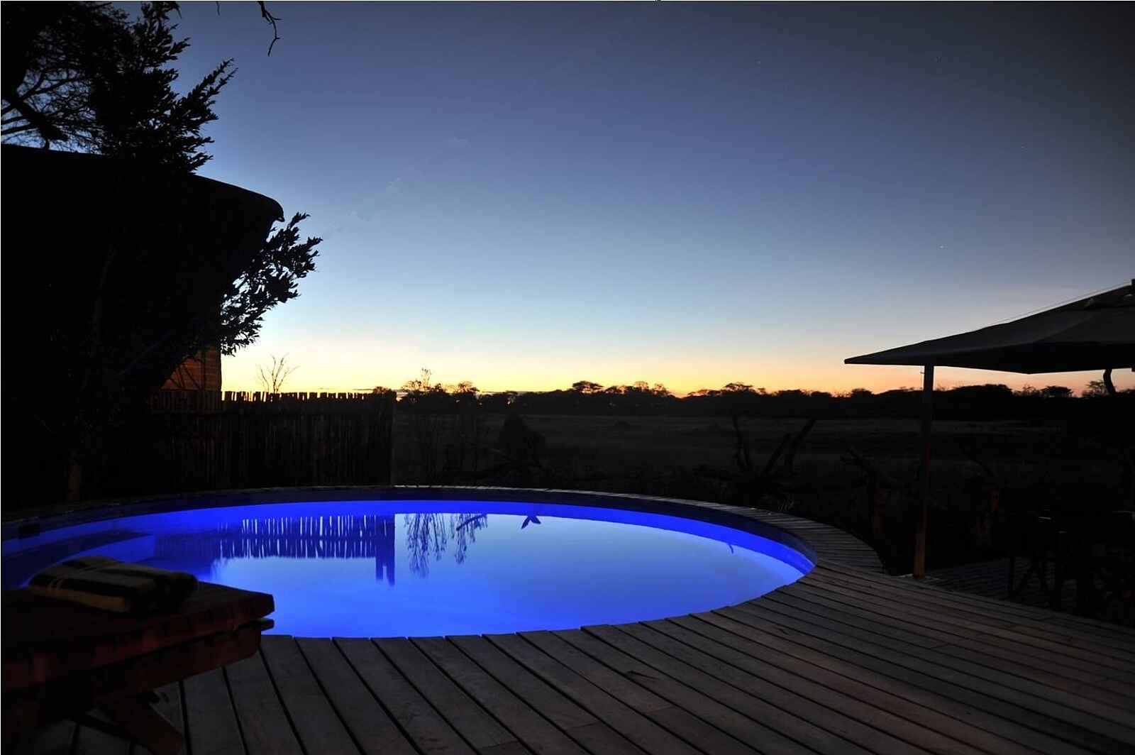 The Hide: Pool am Abend The Hide: Pool am Abend