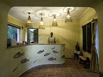 Chintheche Inn: Rezeption Chintheche Inn: Rezeption