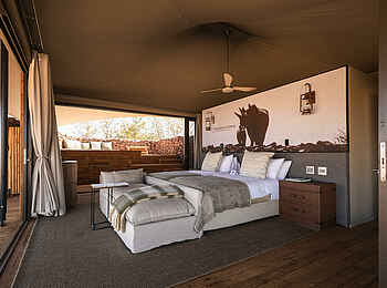 Desert Rhino Camp: Ein Schlafzimmer im Familienzelt