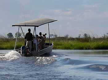 Duba Plains Suite: Bootsfahrt