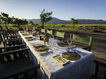 John's Camp: Speisen unter freiem Himmel