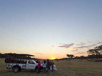 Khulu Bush Camp: Sundowner Khulu Bush Camp: Sundowner