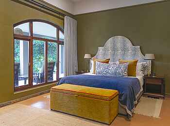 Last Word Madikwe Lodge: Private Villa Bett