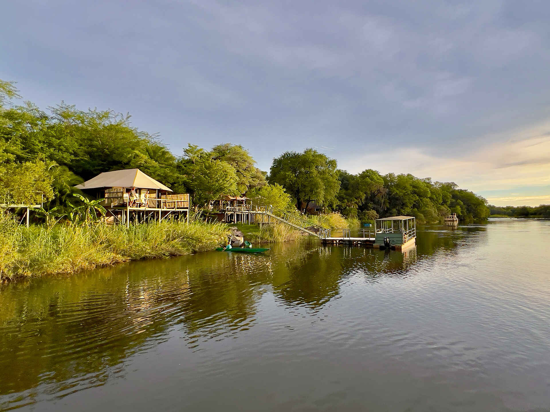 Shametu River Lodge: Vom Fluss aus