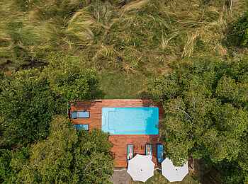 Shinde Lodge: Poolbereich von oben Shinde Lodge: Poolbereich von oben