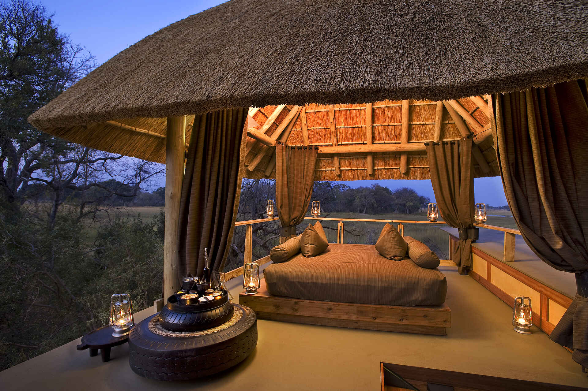 Xudum Okavango Delta Lodge: "Rooftop Sleepout" Xudum Okavango Delta Lodge: "Rooftop Sleepout"